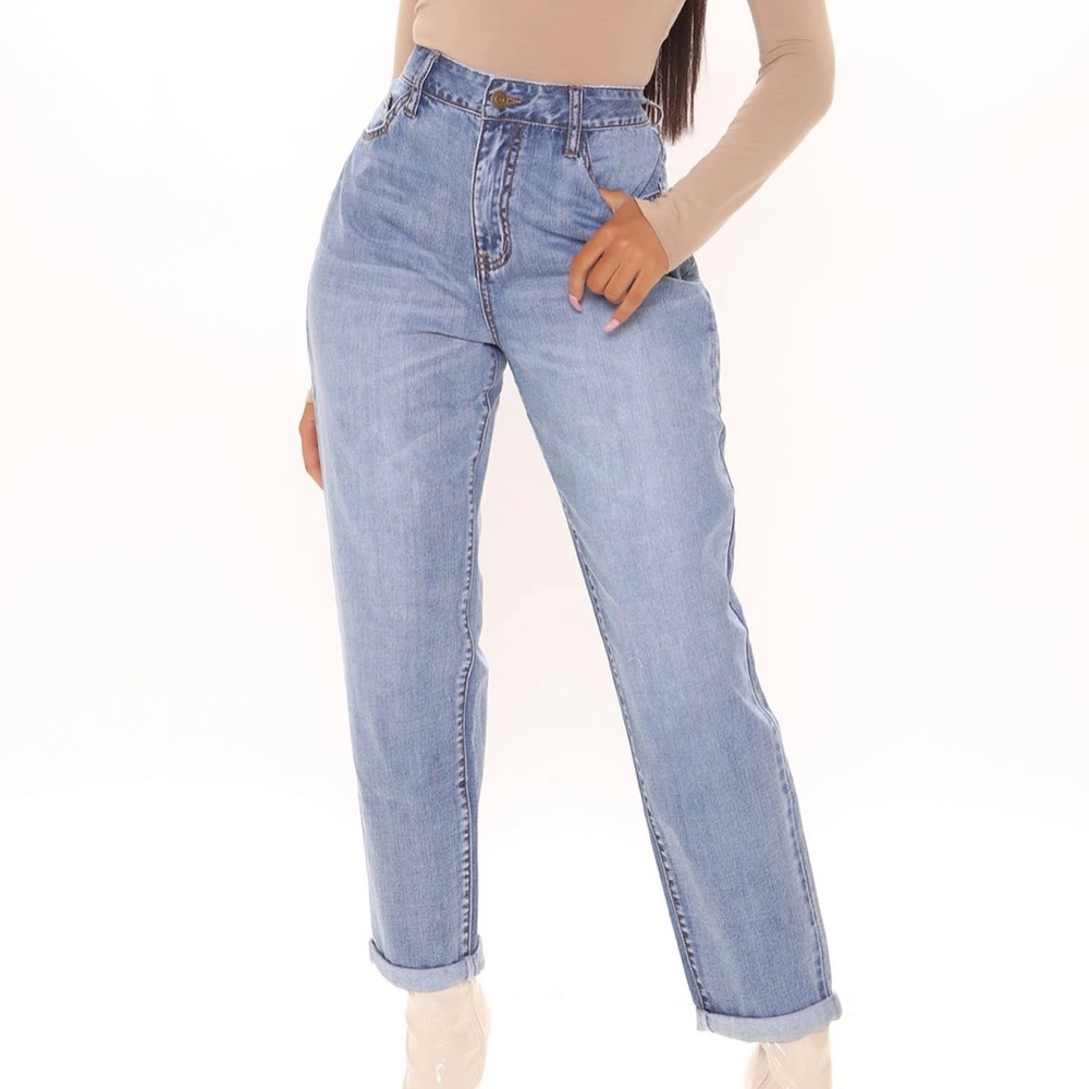 NWT Simply Sweet High Rise Mom Jeans